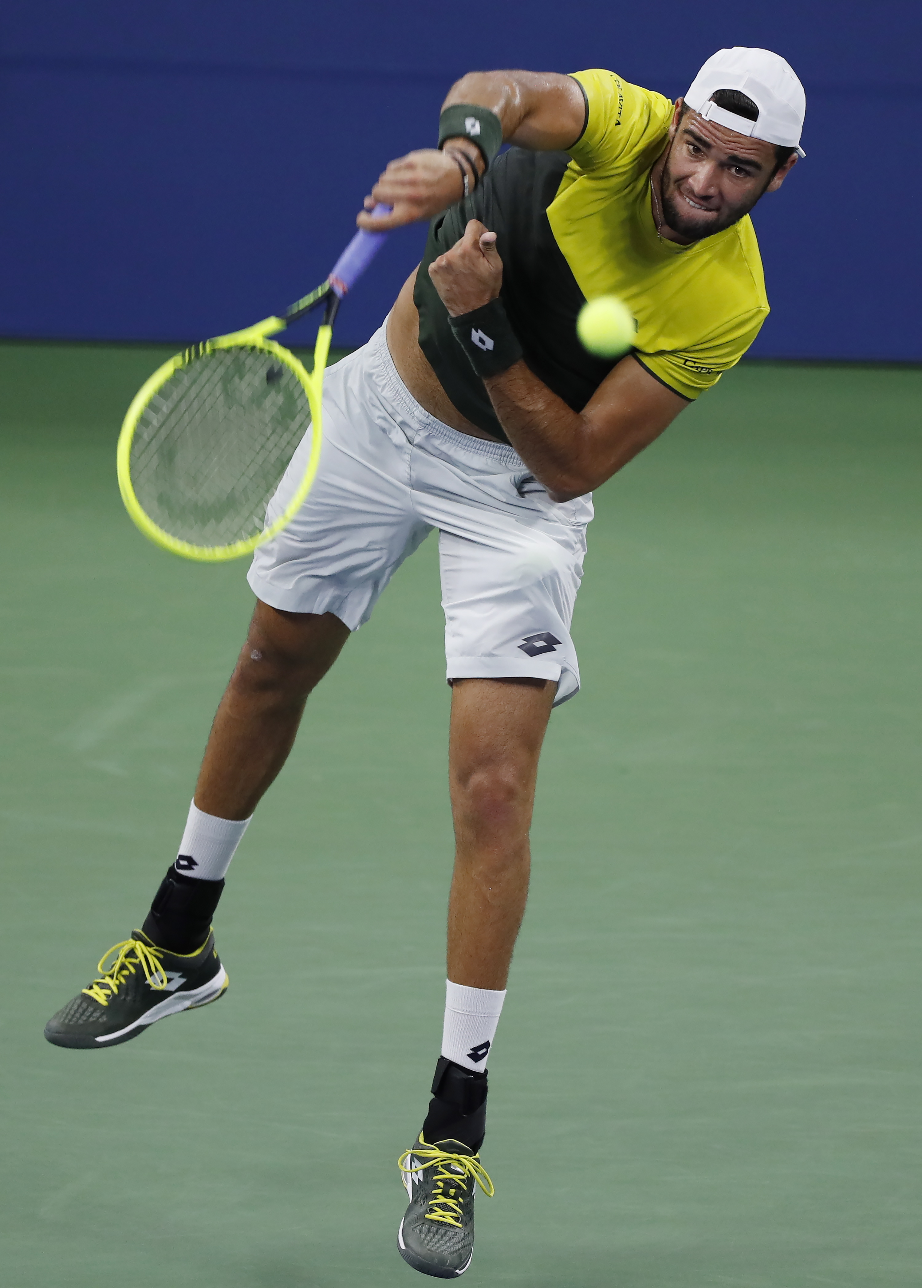 她的三连霸 她的三连霸