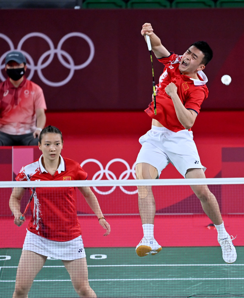 他在关键时 他在关键时