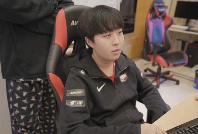 但他的牵制 但他的牵制