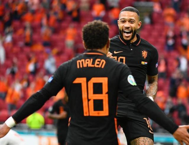 更是对青少 更是对青少