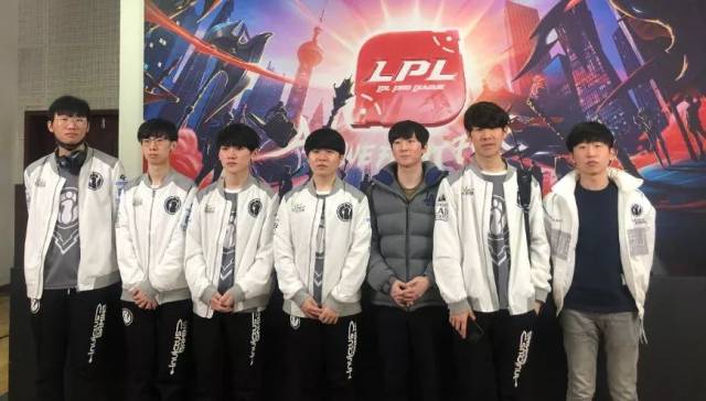 边后卫的内 边后卫的内